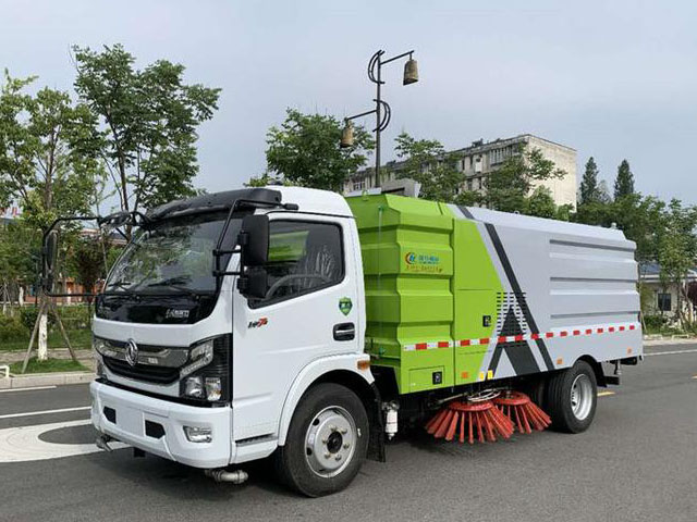 東風多利卡2.5方水4.5方塵國六掃路車