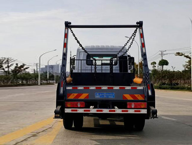 東風專底D3國六擺臂式垃圾車圖片2